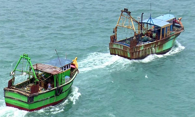 Sri Lankan Navy detains 16 Indian fishermen