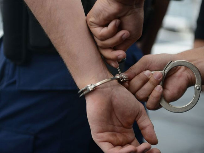 Three Chinese nationals arrested over online scams