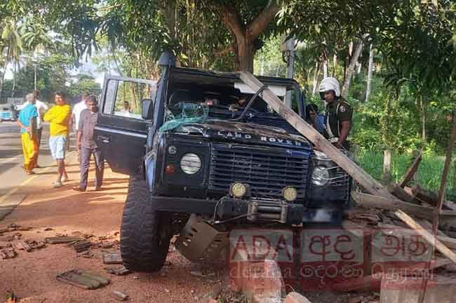 Former MP Lohan Ratwattes vehicle involved in accident