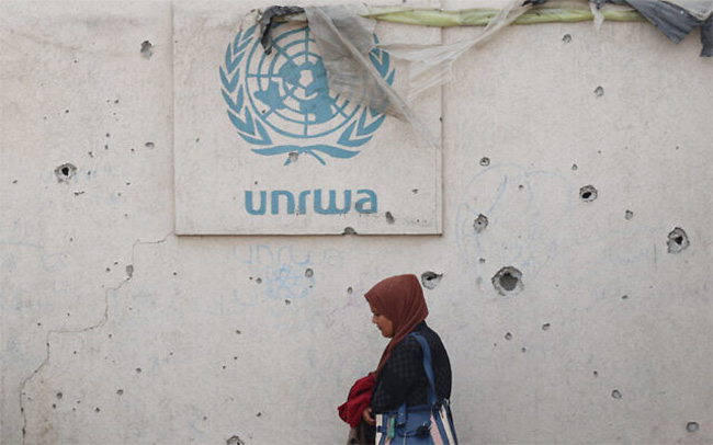 Gaza aid fears as Israel bans UN Palestinian refugee agency