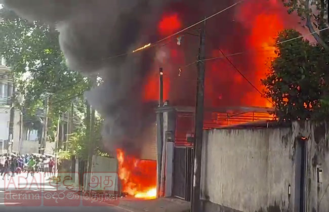 Fire breaks out at garage in Rajagiriya