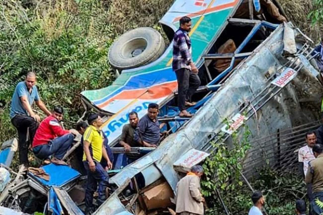 Bus accident in Indias Uttarakhand kills 36, leaves 6 injured