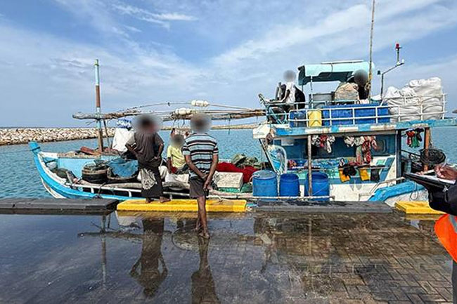 Sri Lankan trawler seized in Maldivian waters with 344kg Ice and 124kg cocaine