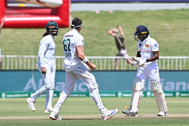 Sri Lanka bowled out for its lowest total in Tests