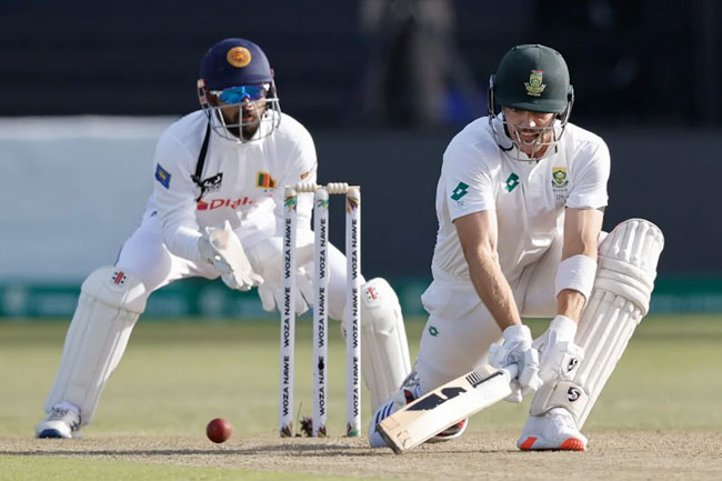 South Africa thrash Sri Lanka in first Test