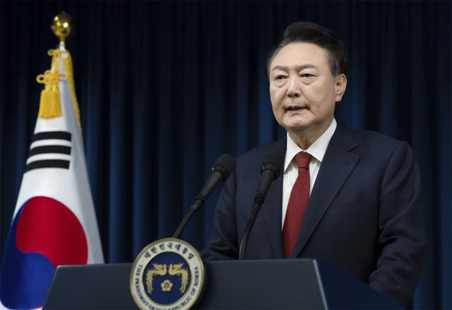 South Korean president apologizes, saying he wont shirk responsibility for attempt at martial law