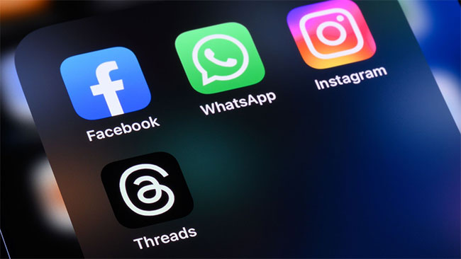 WhatsApp and Instagram restored after Meta outages