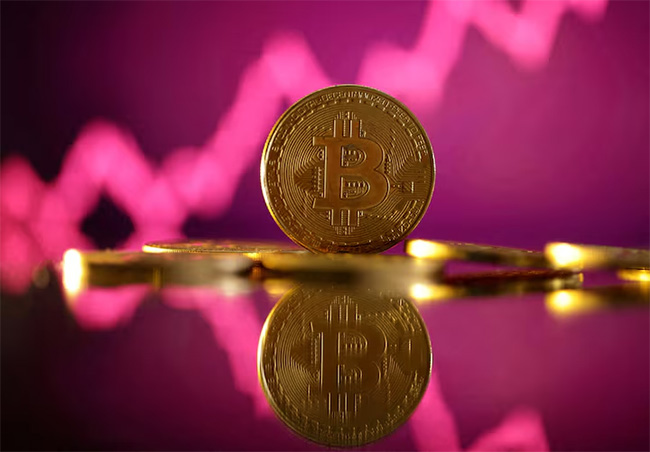 Bitcoin tops $106,000, hopes grow for strategic reserve