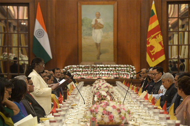 Indian President hosts banquet in honor of President Dissanayake 