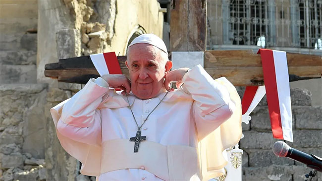 Pope assassination plot foiled by UK intelligence