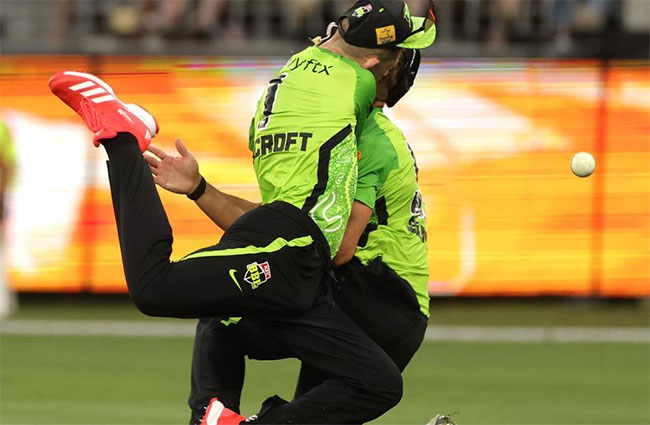 Bancroft, Sams taken to hospital during BBL thriller