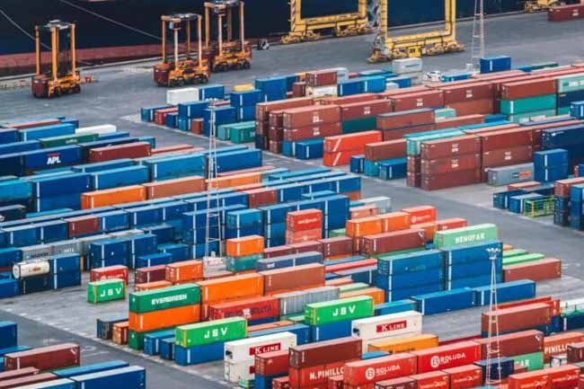 Nearly 1,000 containers stranded at Colombo Port due to clearance delays