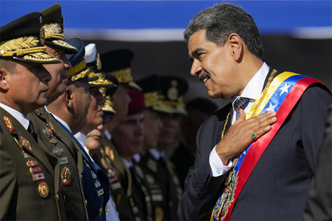 Venezuelas Maduro sworn in as US raises reward for his capture