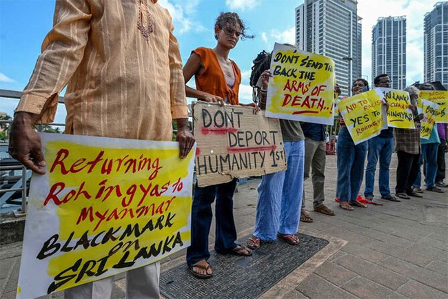 Sri Lankans rally to stop deportation of Rohingya refugees to Myanmar