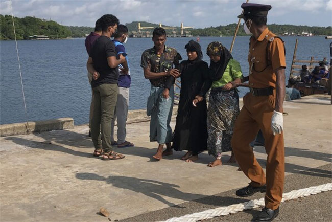 Sri Lankans rally to stop deportation of Rohingya refugees to Myanmar