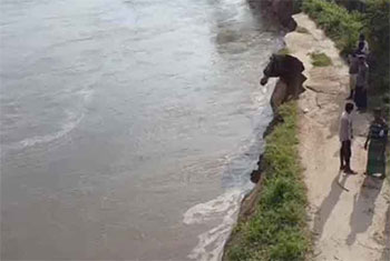 Over 100 evacuated due to risk of Gal Oya river bunds breaching