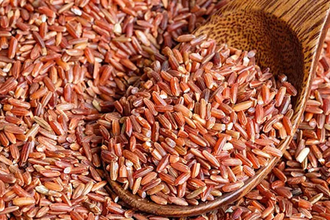 Racket of mixing white rice with red rice uncovered amid market shortage  