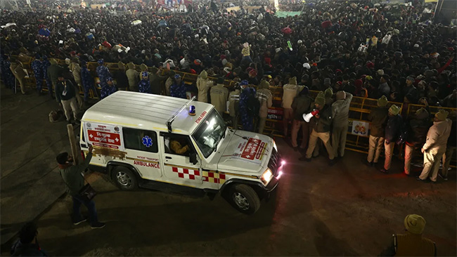 Multiple people feared dead in crowd crush at Indias Kumbh Mela religious festival