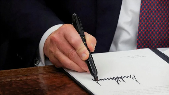 Trump signs order restricting gender care for young people