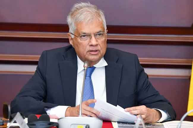 Ex-President Ranil convenes special discussion; SJB MPs also attend