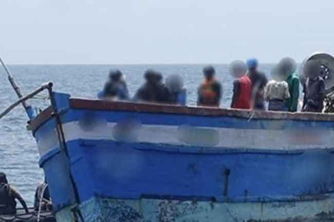 10 Indian fishermen arrested by Sri Lanka Navy