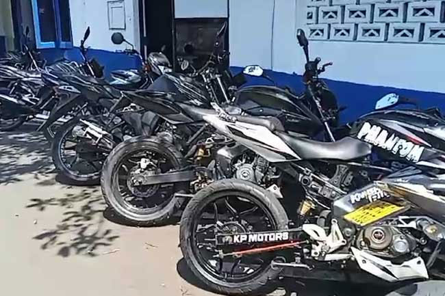 10 youths arrested with high-capacity bikes for reckless riding