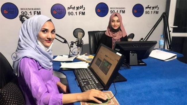 Taliban raids and suspends Afghanistans only womens radio station