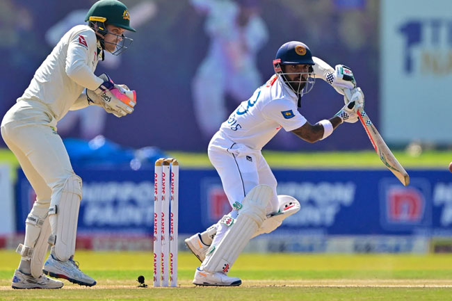 Sri Lanka all out for 257 in first innings against Australia