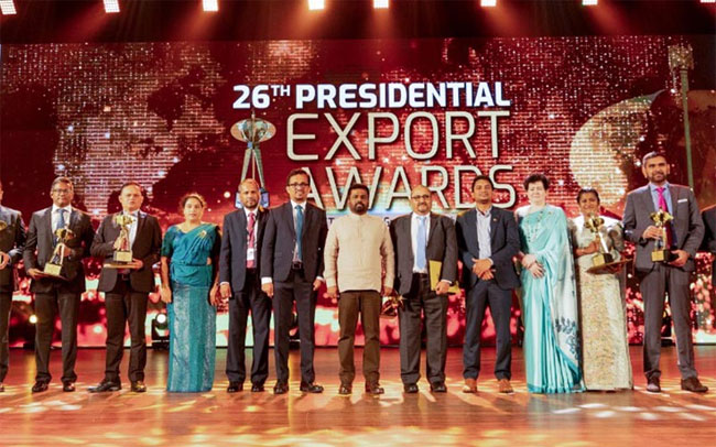 President invites exporters to rise again from the strong economic setback