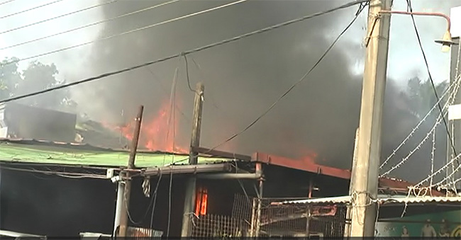 Fire breaks out in shop and two houses in Angoda