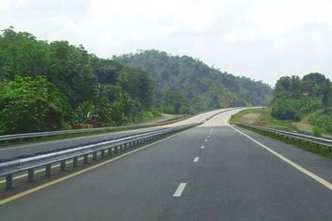 Ruwanpura Expressway construction temporarily suspended, not abandoned  Deputy Minister