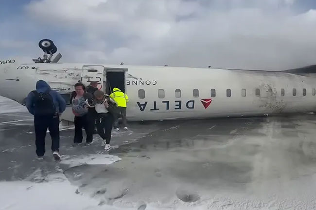 Delta plane flips upside down at Toronto airport, injuring 17