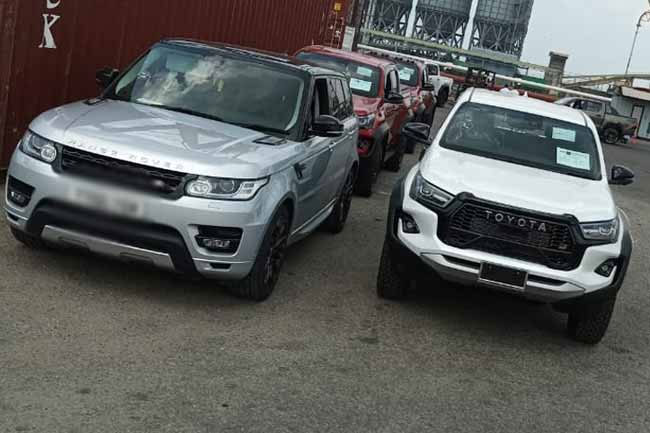 First batch of imported personal vehicles arrives at Colombo Port after 5-year hiatus