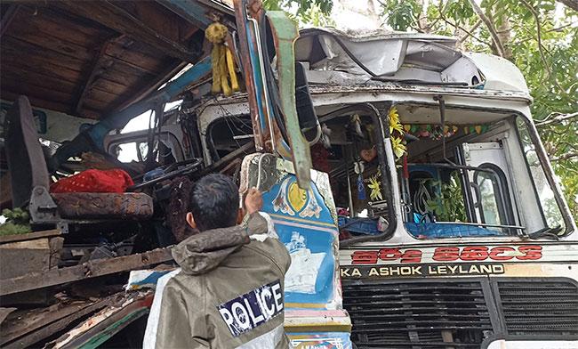 33 injured in bus-lorry collision at Muthur