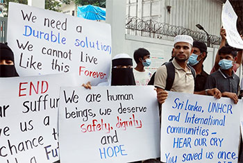 Rohingya refugees protest