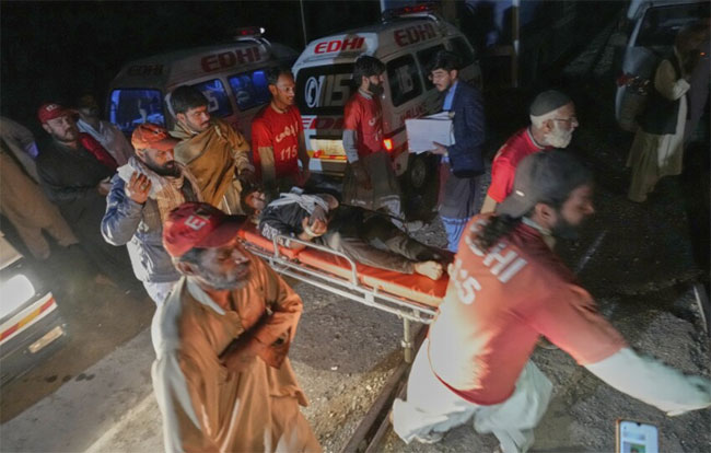 21 hostages killed by insurgents after train attack in Pakistan, all others freed