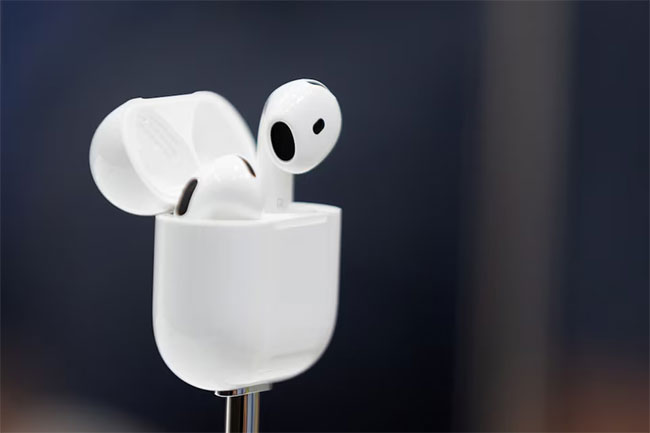 Apple plans AirPods feature that can live-translate conversations