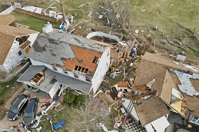 US death toll from extreme weather over the weekend rises to 36