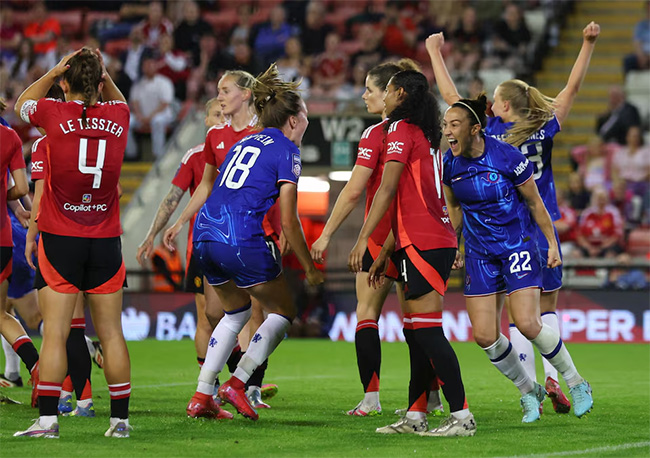 Chelsea beat Man United 1-0 to win sixth straight WSL title
