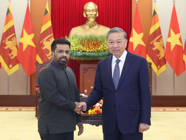 President meets General Secretary of Vietnams Communist Party 