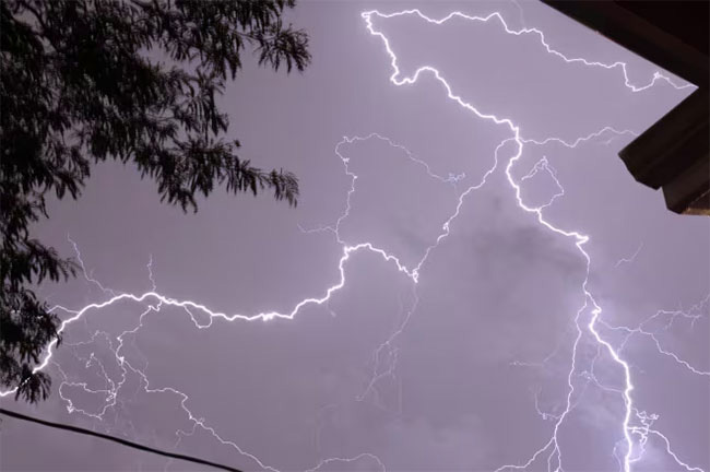 Advisory issued for severe lightning