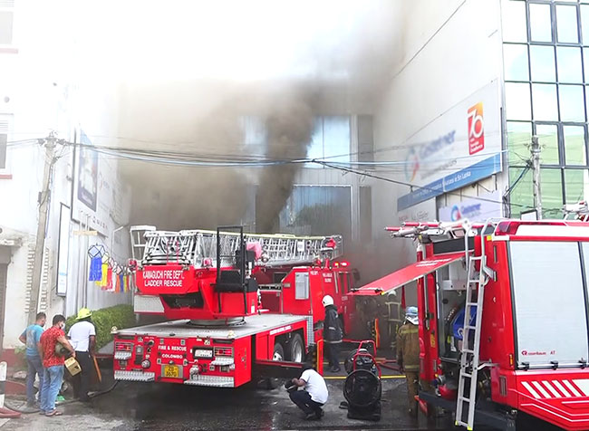 Fire breaks out at building in Vauxhall Street
