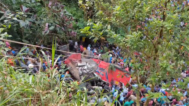 Death toll in Gerandi Ella bus accident climbs to 22