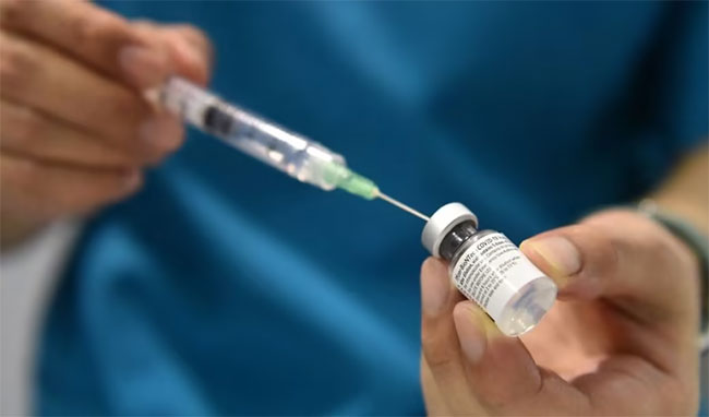 Singapore sees rise in COVID-19 cases as authorities say periodic waves are expected