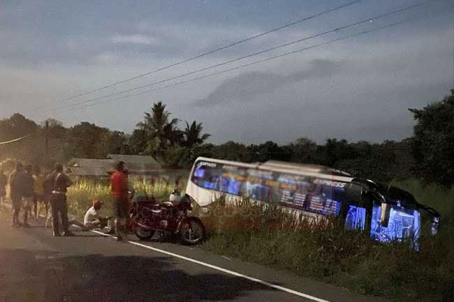 Bus accident on Ampara–Mahiyanganaya road