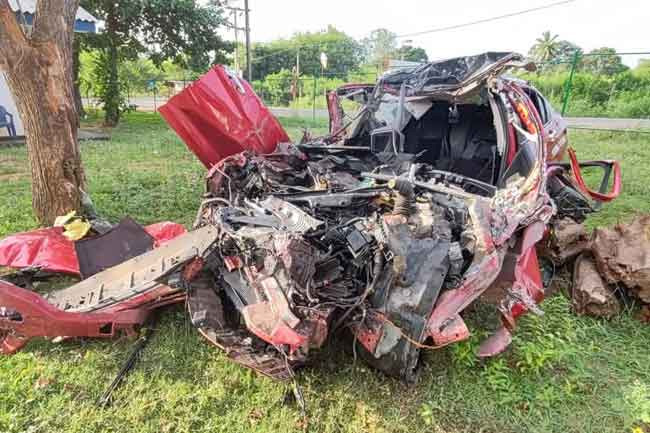 Indian Consulate Officer dies in road accident in Omanthai