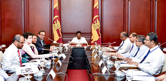 President holds talks to develop long-term strategy to strengthen Sri Lanka’s export sector