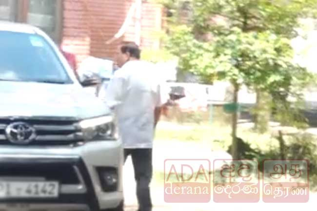 Ex-Minister Piyasena Gamage leaves Bribery Commission
