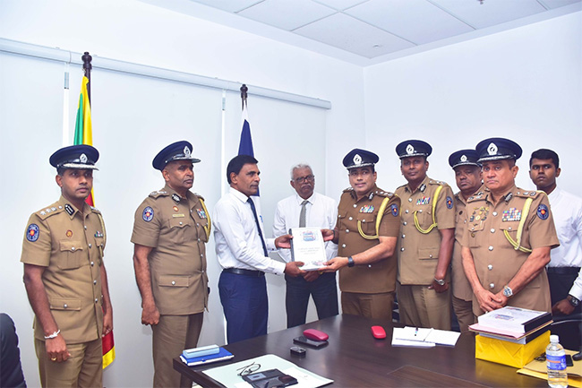 Committee report on Gerandi Ella bus accident handed over to Minister