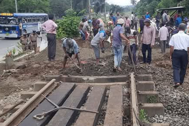 Train operations restored on KandyPeradeniya line